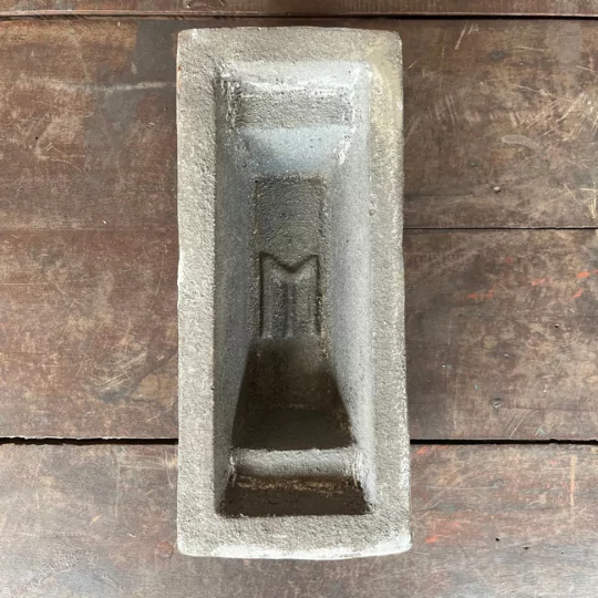 Cetakan ingot ferro cast CV Parama Berdikari Logam