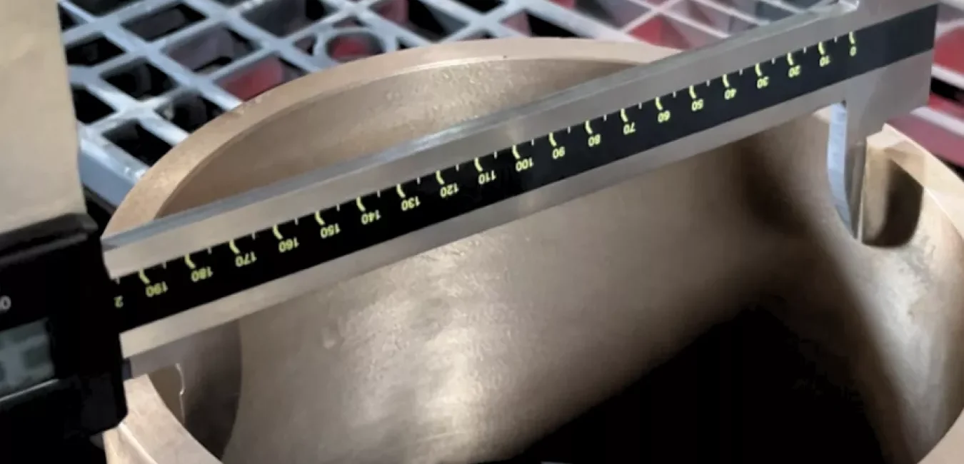 Proses inspeksi akhir produk